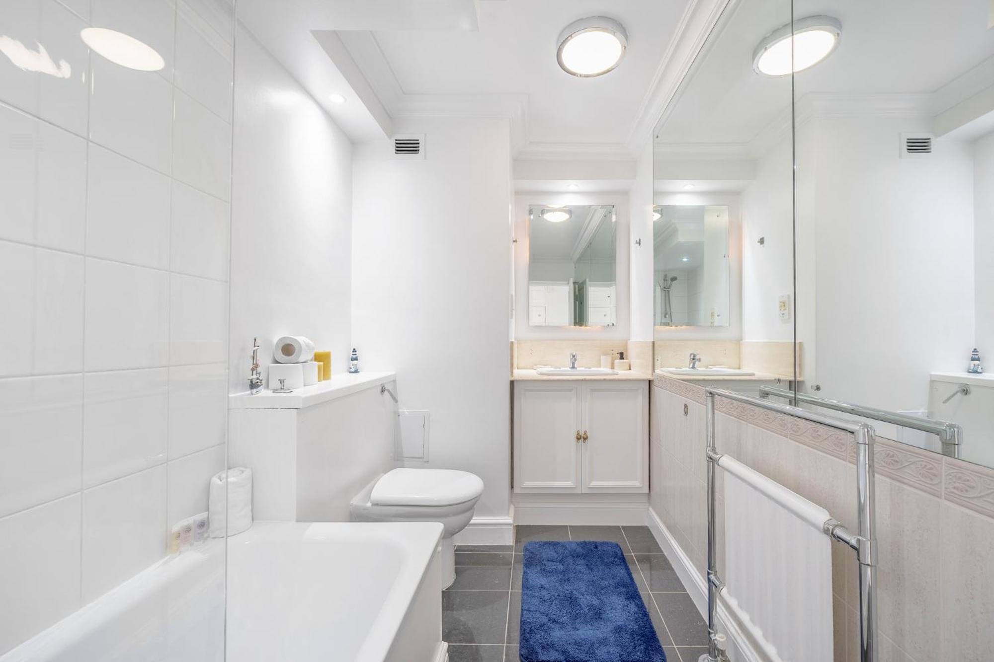 Stunning Flat In Chelsea, Kings Road With Balcony Apartment London Exterior photo