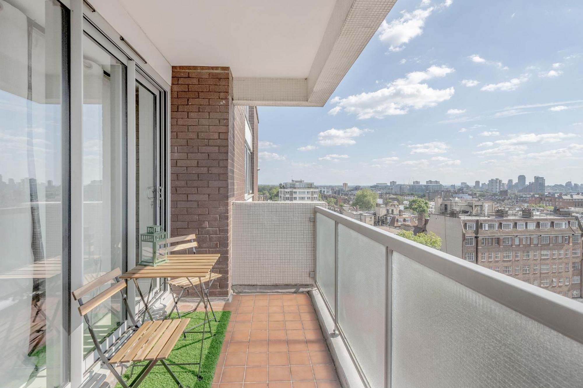 Stunning Flat In Chelsea, Kings Road With Balcony Apartment London Exterior photo