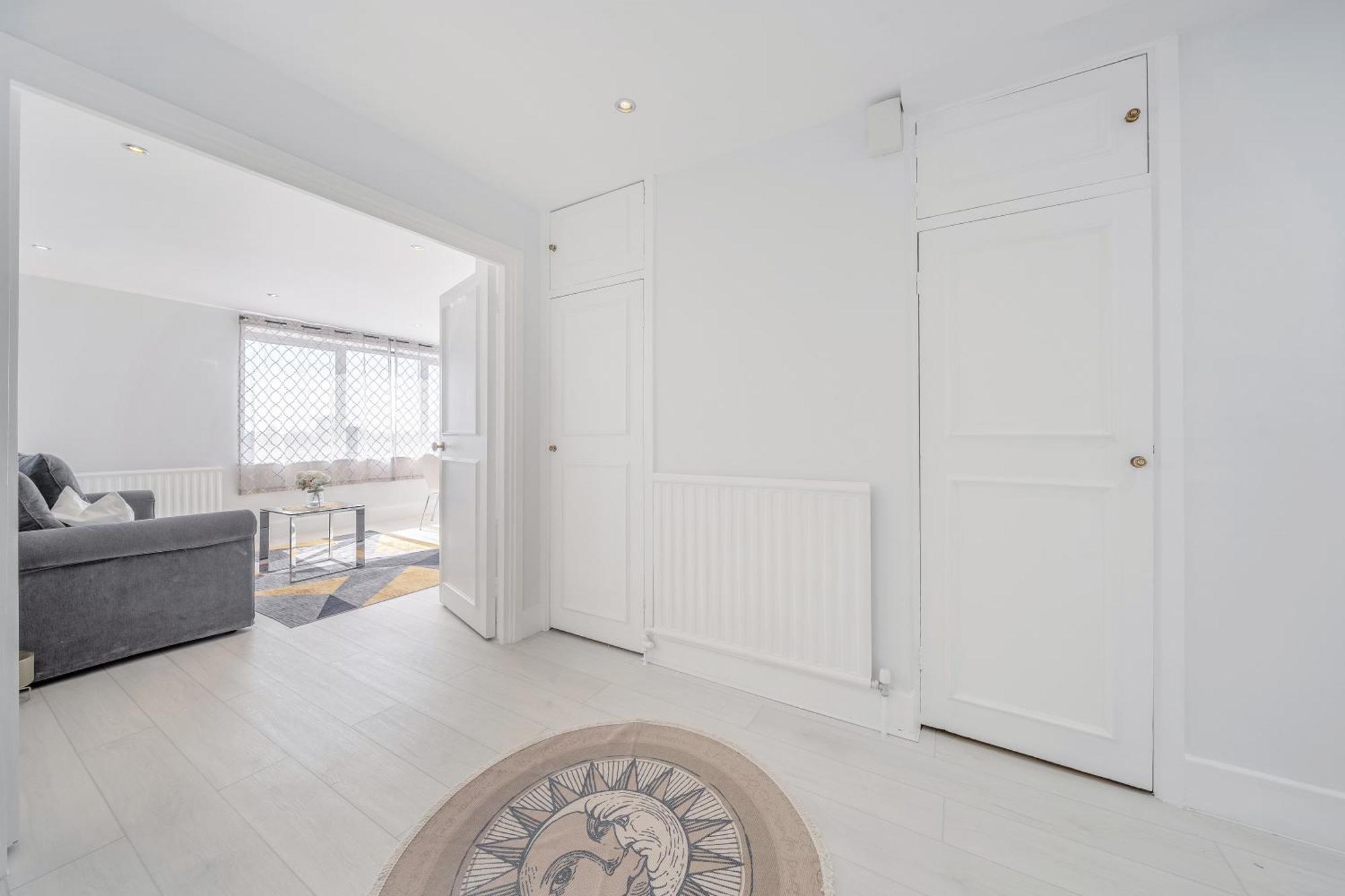 Stunning Flat In Chelsea, Kings Road With Balcony Apartment London Exterior photo