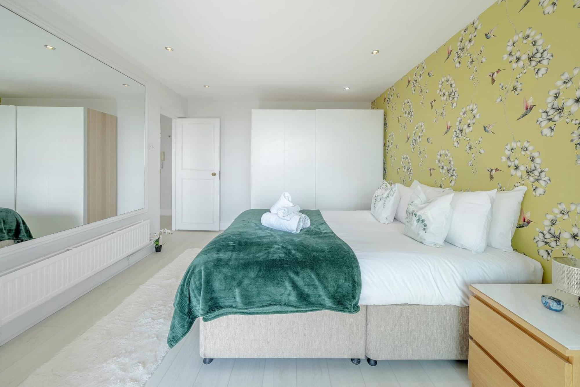 Stunning Flat In Chelsea, Kings Road With Balcony Apartment London Exterior photo