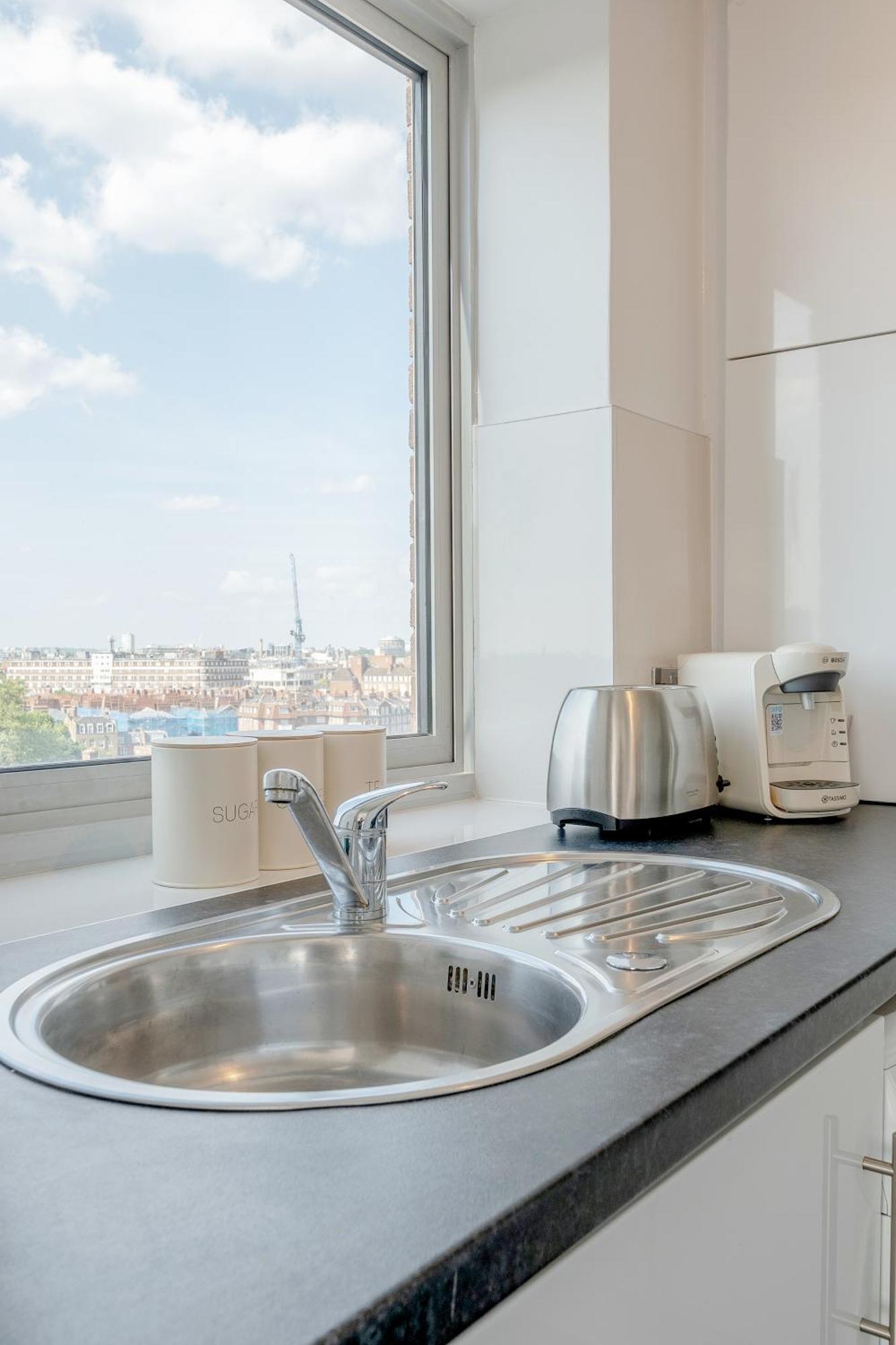 Stunning Flat In Chelsea, Kings Road With Balcony Apartment London Exterior photo