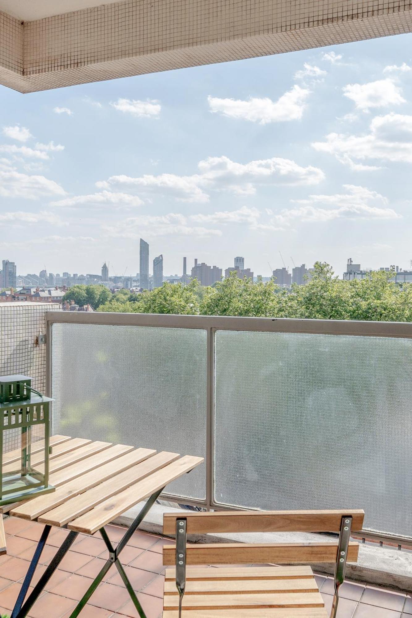 Stunning Flat In Chelsea, Kings Road With Balcony Apartment London Exterior photo