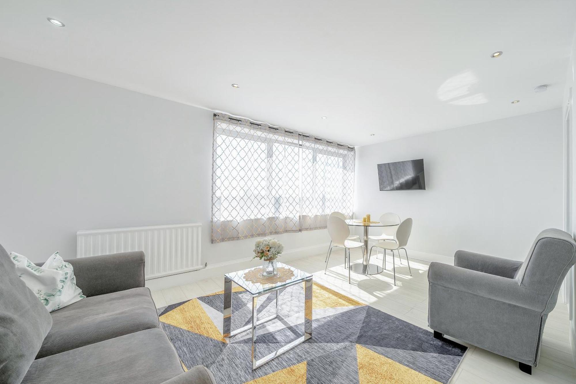 Stunning Flat In Chelsea, Kings Road With Balcony Apartment London Exterior photo