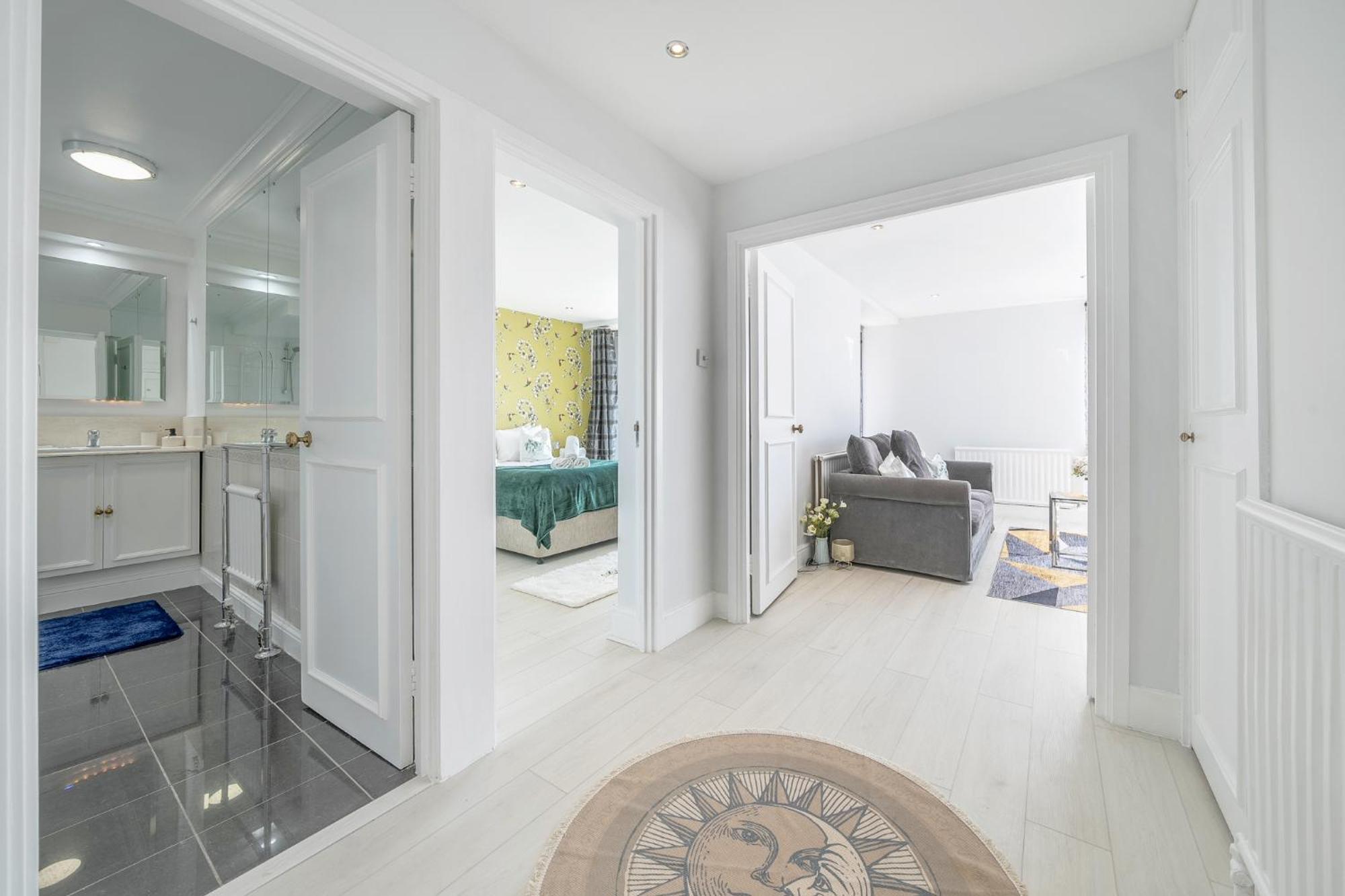 Stunning Flat In Chelsea, Kings Road With Balcony Apartment London Exterior photo